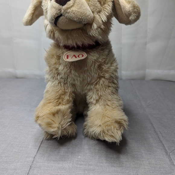2015 FAO Schwarz Toys R Us Golden Retriever Dog Sitting Plush Toy Medium 12” - Picture 5 of 16